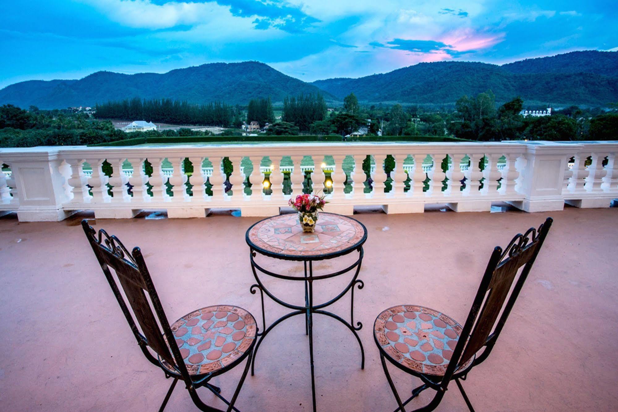 Chateau De Khaoyai Hotel & Resort Pakcsong Kültér fotó